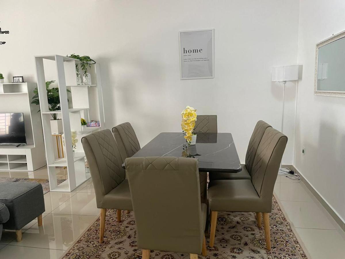 Safiyya Homestay Kluang Bagian luar foto