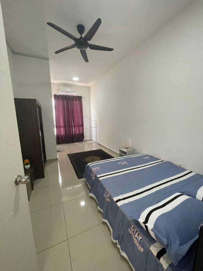 Safiyya Homestay Kluang Bagian luar foto
