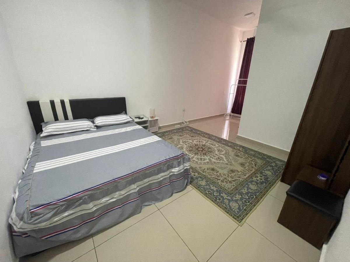 Safiyya Homestay Kluang Bagian luar foto